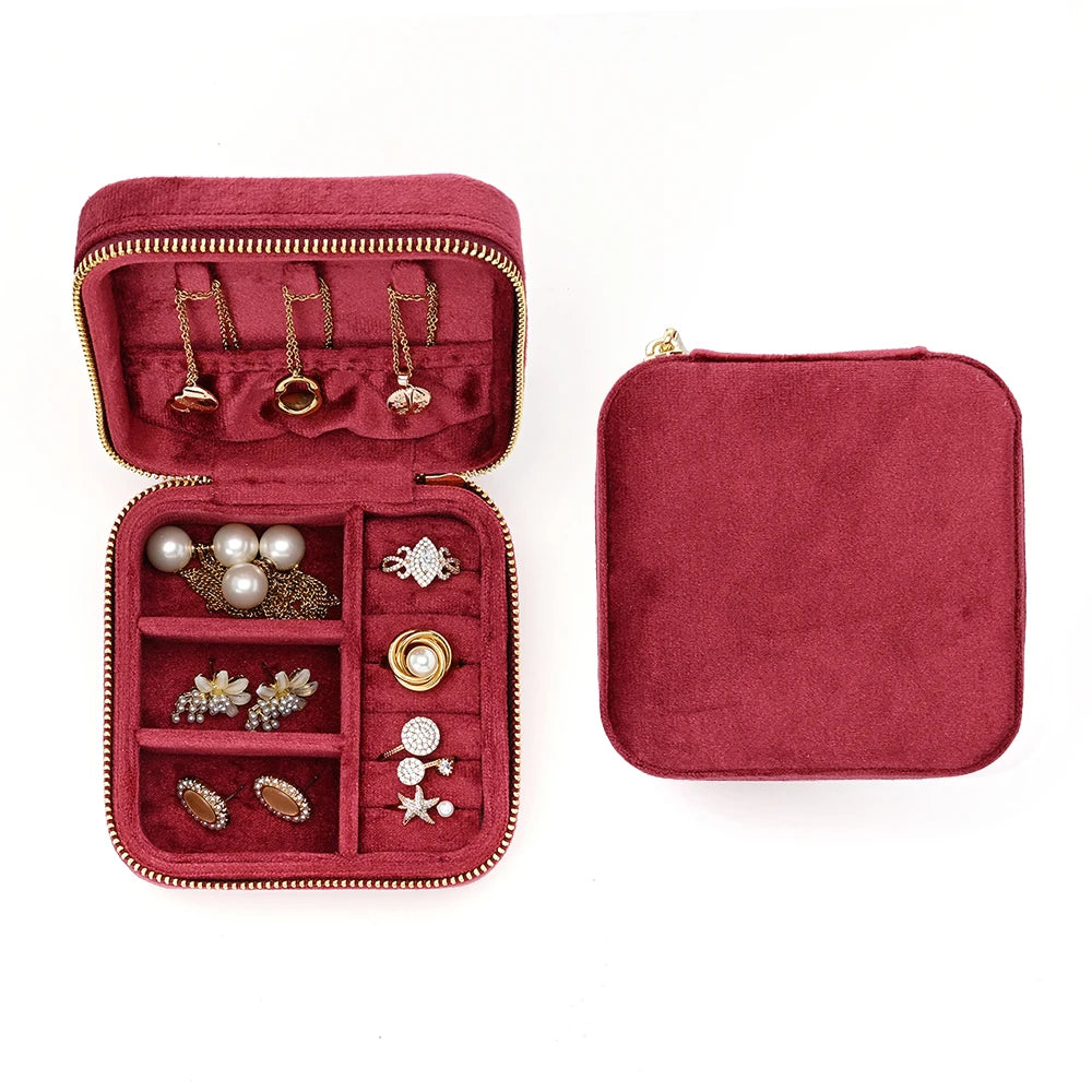 Boîte de voyage Camille - Boîte à bijoux de voyage en velours vert ouverte - Garde Bijoux
