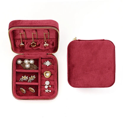 Boîte de voyage Camille - Boîte à bijoux de voyage en velours vert ouverte - Garde Bijoux