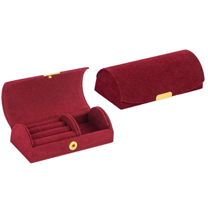 Boîte de voyage Colette - petite boite a bijoux en velours rose ouverte sur une table - Garde Bijoux