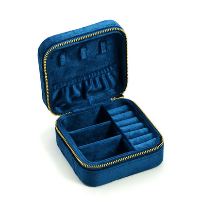 Boîte de voyage Camille - Vue rapprochée des rouleaux à bagues en velours - Garde Bijoux