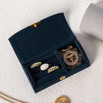 Boîte de voyage Colette - ecrin nomade bleu nuit ouvert revetement doux - Garde Bijoux