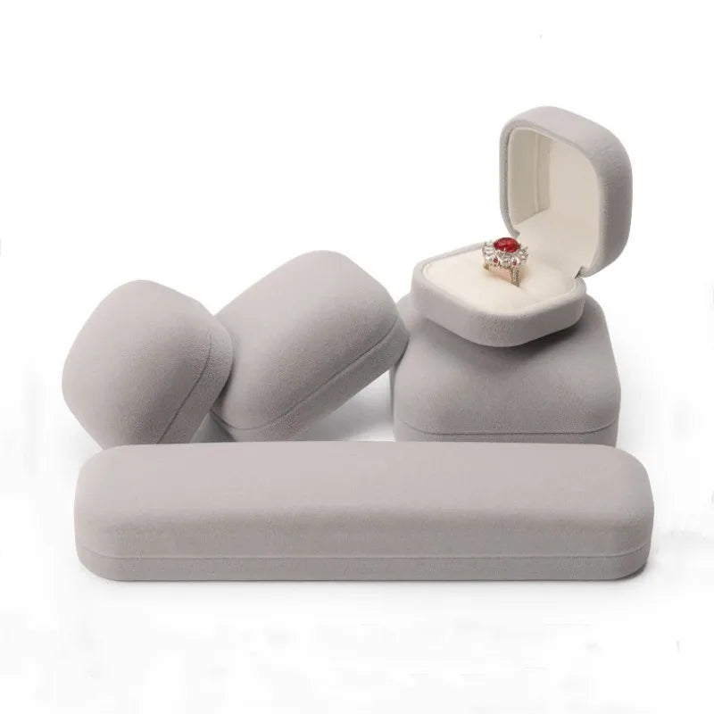 Écrin en velours - collection de boîtes à bijoux en velours doux sous différents formats - Garde Bijoux