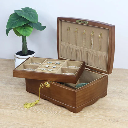 Coffret à bijoux Solange - Boîte à bijoux en bois avec plateau amovible Solange ouverte sur table - Garde Bijoux
