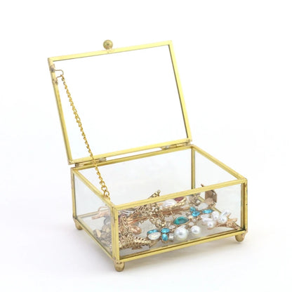 Boîte en verre Solange - Boîte à bijoux rectangulaire en verre et contour doré Solange ouverte sur fond blanc - Garde Bijoux
