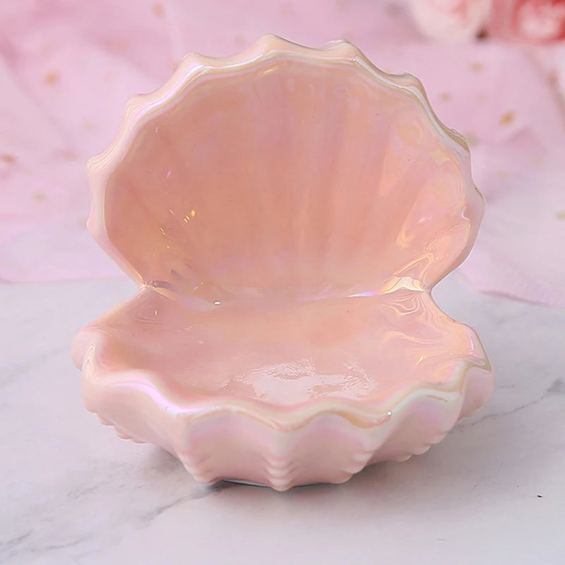 Coupelle coquillage nacrée - Écrin à bijoux coquillage nacré tenu dans la main - Garde Bijoux