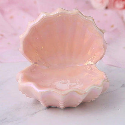 Coupelle coquillage nacrée - Écrin à bijoux coquillage nacré tenu dans la main - Garde Bijoux