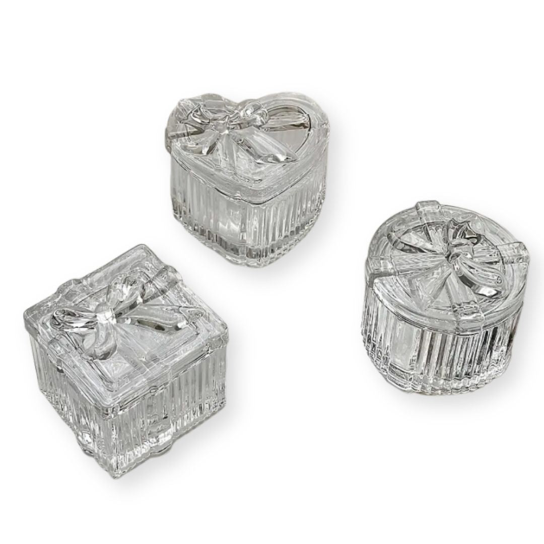 3 boîtes à bijoux en verre transparent avec nœud en forme de coeur, rond et carré - Agathe